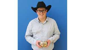 Ty Cutler wins Rookie Buckle at Man-Sask auctioneering competition